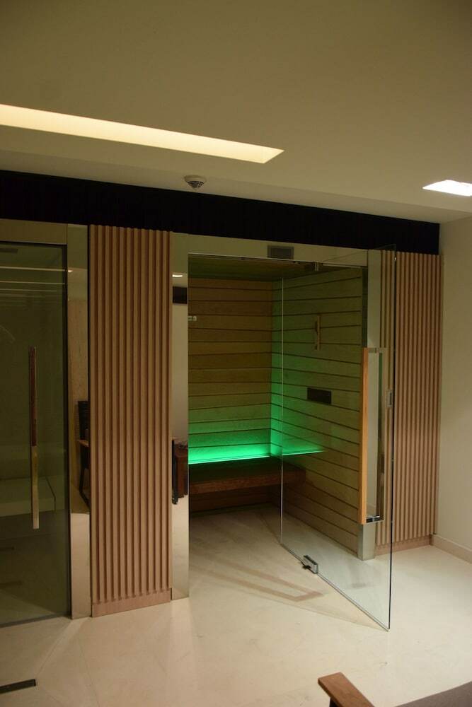 Ilonn Hotel