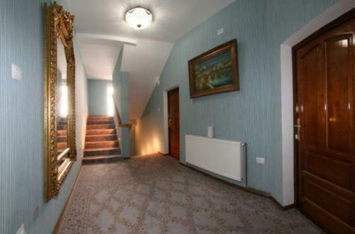 Bed & Breakfast Pensiunea Crown Royal