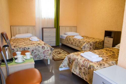 Ev Roshel Hotel