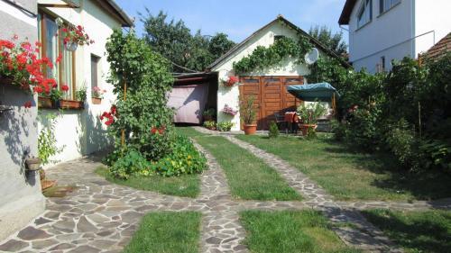 Garden City Apartment