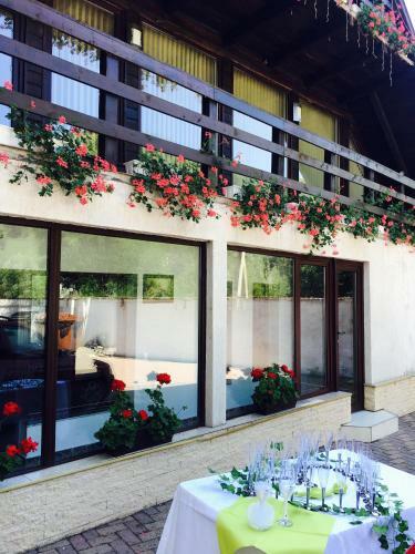Casa Braneana- Pensiune Restaurant