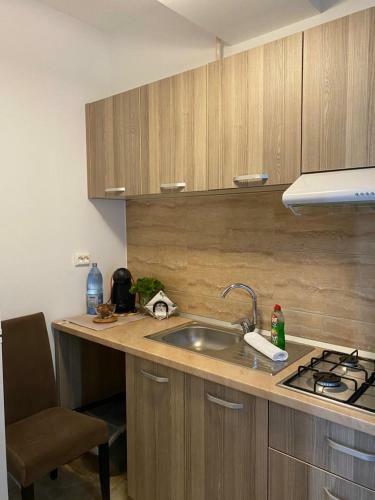 Argos Summerland Apartment