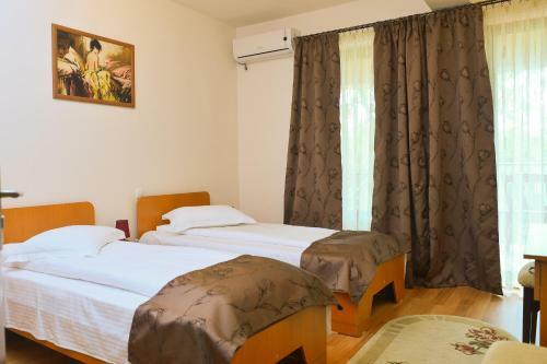 Hostal Pensiunea Kenza