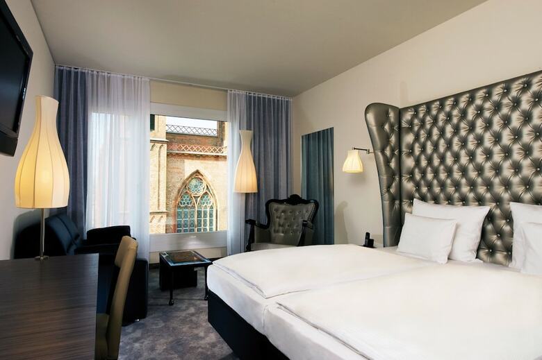 Hotel Arcotel John F