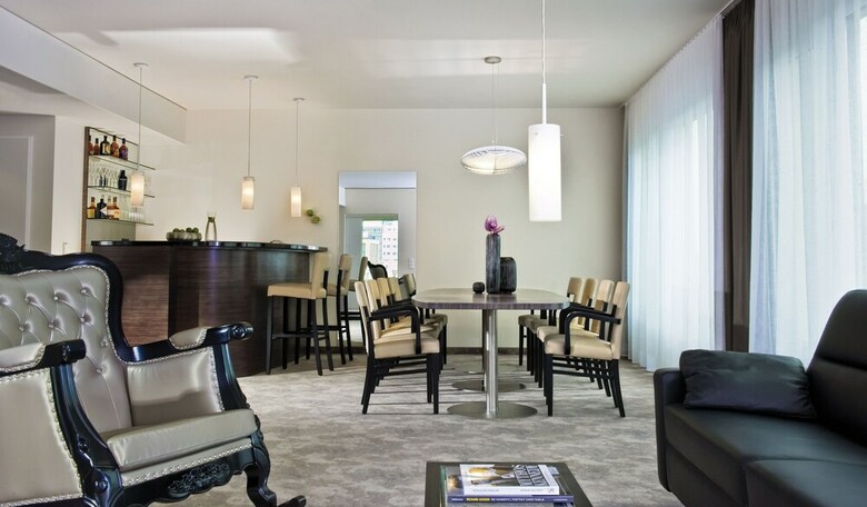 Hotel Arcotel John F