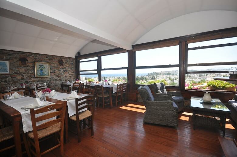 El Vino Hotel Suites