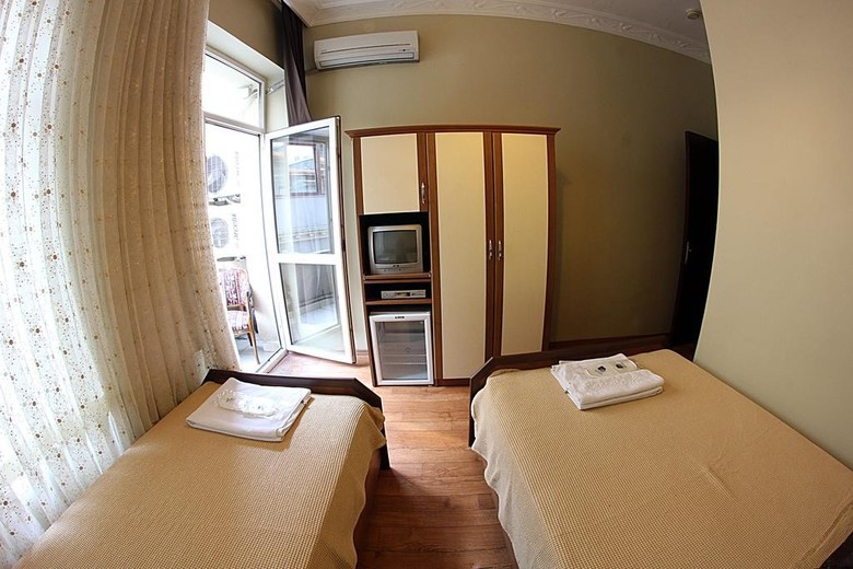 Paradise Hotel