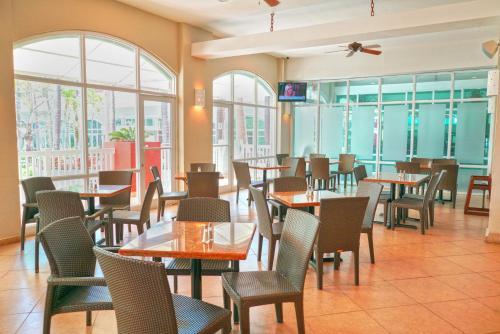 Hotel Embassy Suites Dorado Del Mar Beach & Golf Resort