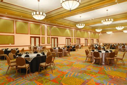 Hotel Embassy Suites Dorado Del Mar Beach & Golf Resort