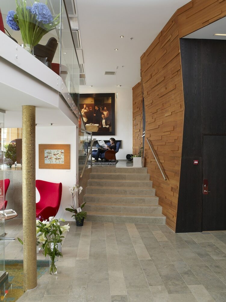 Avalon Hotel