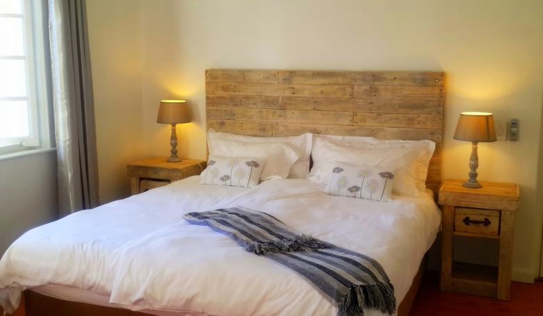 Hostal Hunneyball House