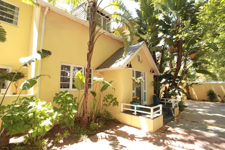 Hostal Hunneyball House