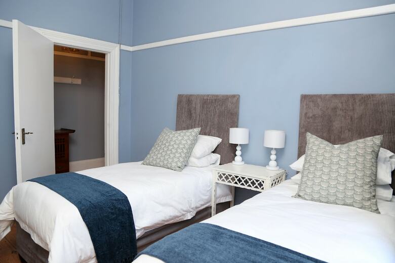 Hostal Newington Place