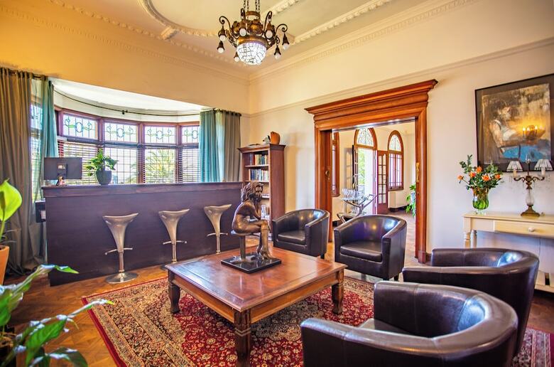 Hostal Cape Riviera Guesthouse