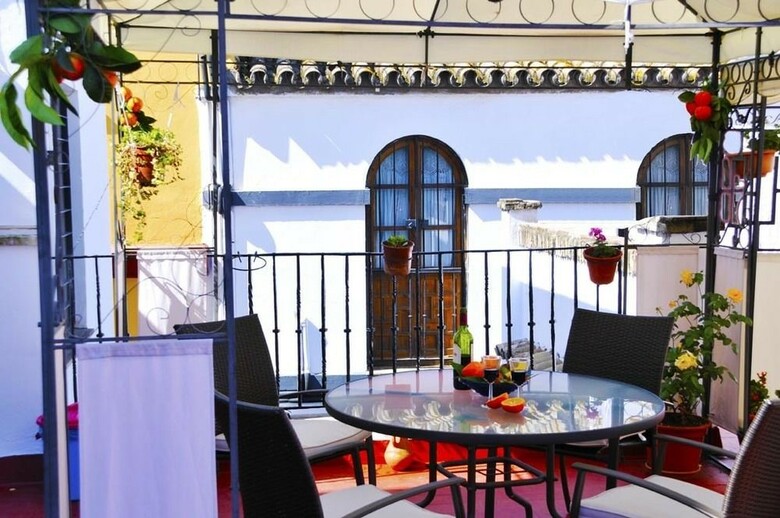 Hostal Pensi�n Montore�a