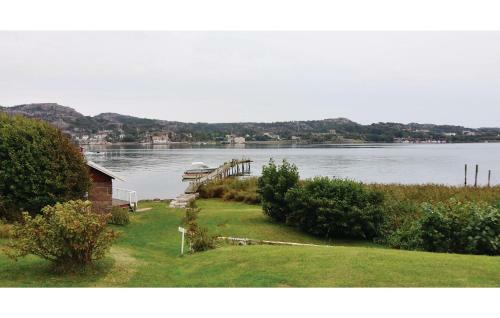 Two-bedroom Holiday Home In Hamburgsund