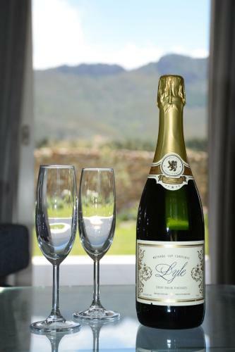 Hostal The Terraces @ Chambray Estate