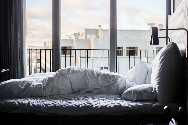 Hotel At Six
