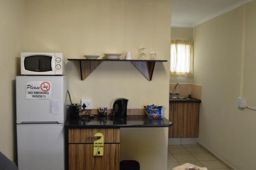 Hostal Rose Garden Overnight Stay