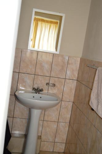 Hostal Rose Garden Overnight Stay