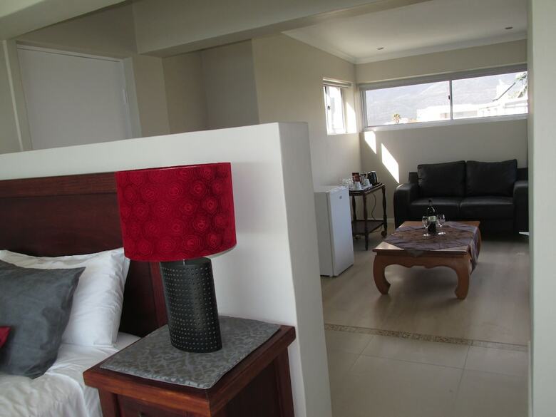 Hostal Belle Mer Guest House