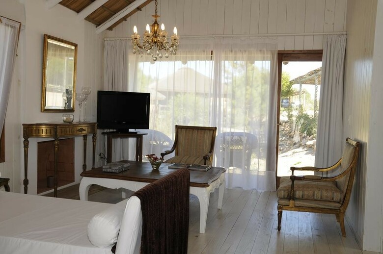 Casa Suaya Hotel