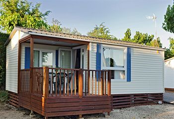 Apartamentos Camping Carlos III