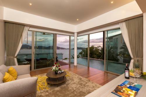 Hotel Wyndham Grand Phuket Kalim Bay