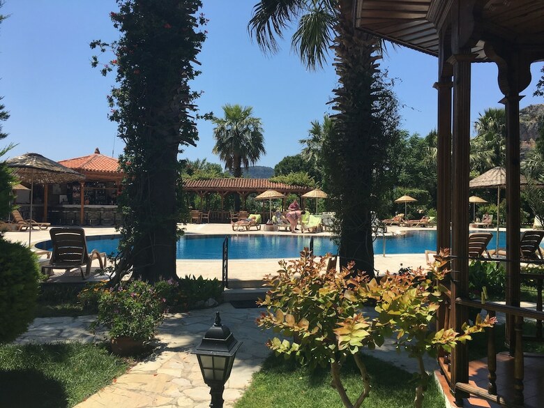 Asur Hotel & Aparts & Villas