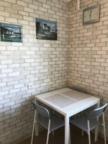 Apartment On Chernomorskaya 2a