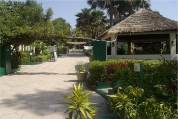 Holiday Beach Club Hotel