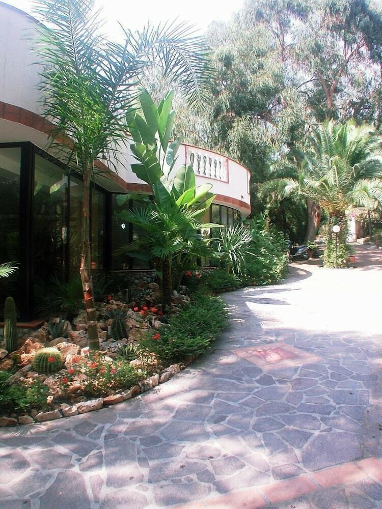 Hotel Village Eden