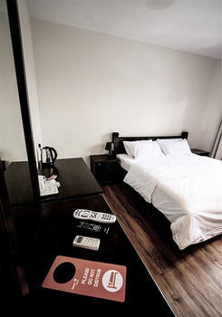 Hotel 8 Boutique By The Sea