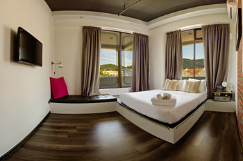 Albergue Roomies Suites