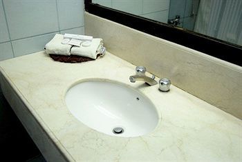 Sarabia Manor Hotel & Convention Center