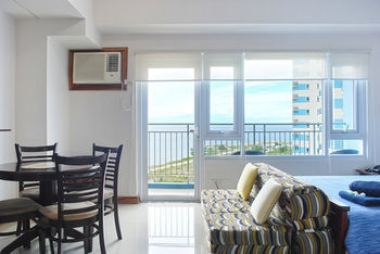 Mactan Seaside Apartments