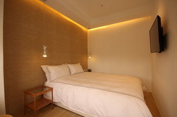 Mini West Hotel