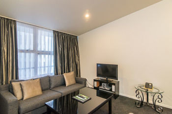 Gilmer Apartment Hotel