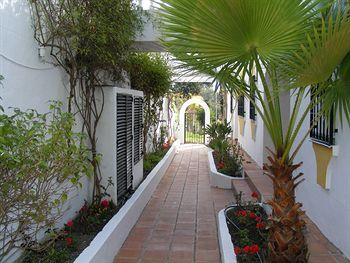 Aparthotel Apartamentos Tur�sticos Las Rosas De Capistrano