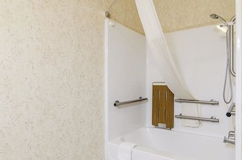 Hotel Quality Inn Near Fort Riley