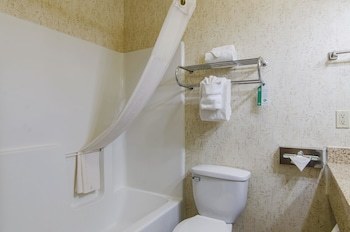 Hotel Quality Inn Near Fort Riley