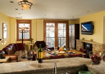 Hotel Inn At Lost Creek