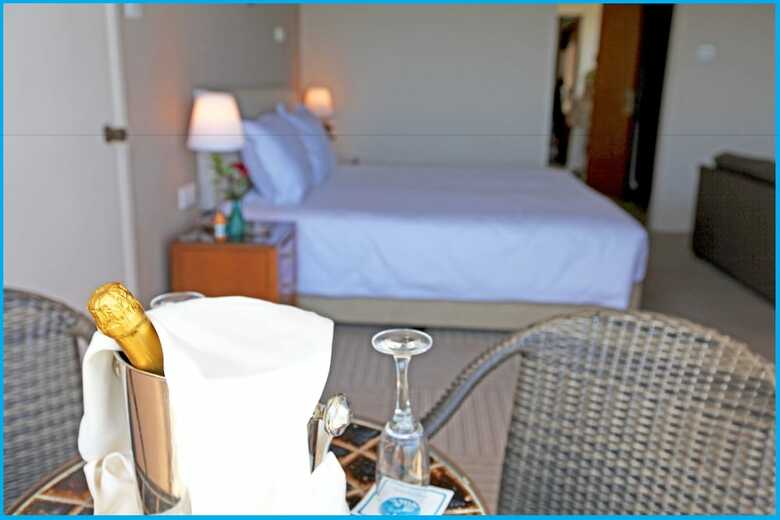 Poseidonia Beach Hotel