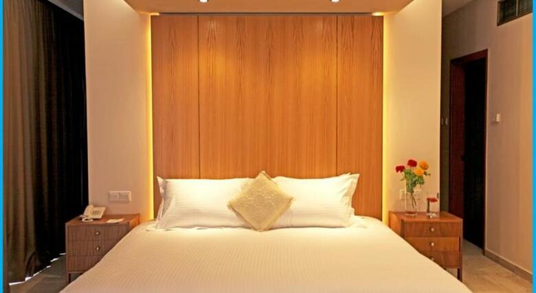 Poseidonia Beach Hotel