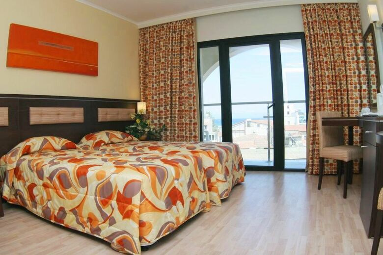 Livadhiotis City Hotel