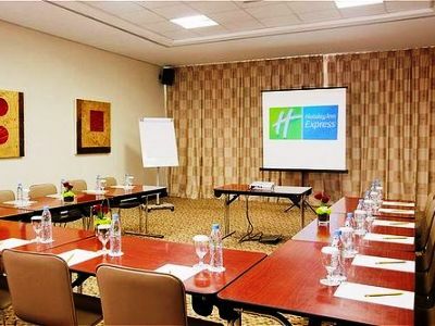 Hotel Express By Holiday Inn Dubai Internet City