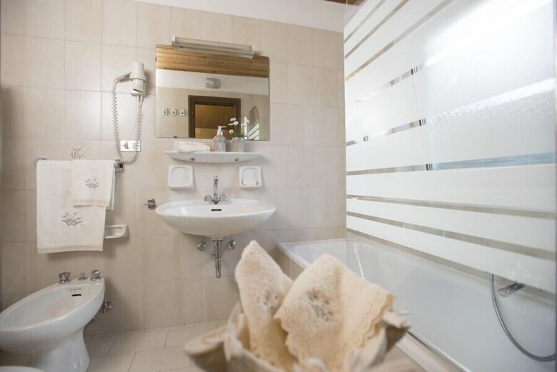 Hotel Sport Enrosadira