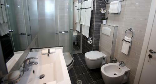 White Residence Apartments