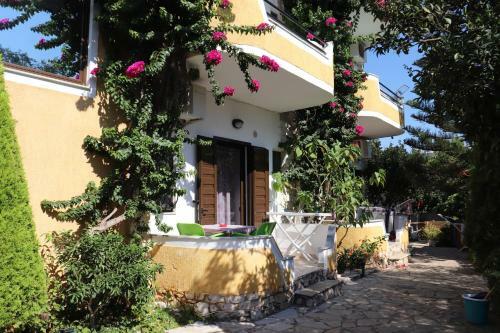 Holiday Apartments Altini