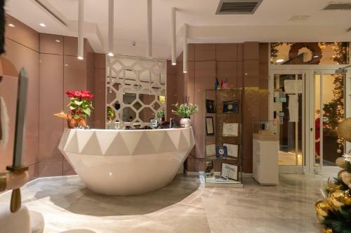 Demi Hotel